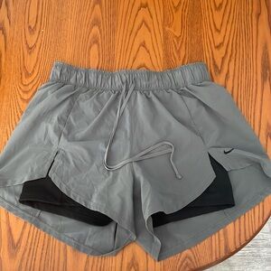 Nike 2 in 1 running shorts size M